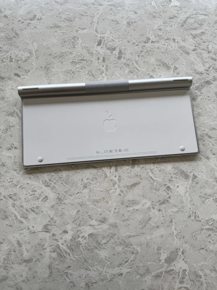 Apple Magic Tastiera Bluetooth - Immagine 2 di 3