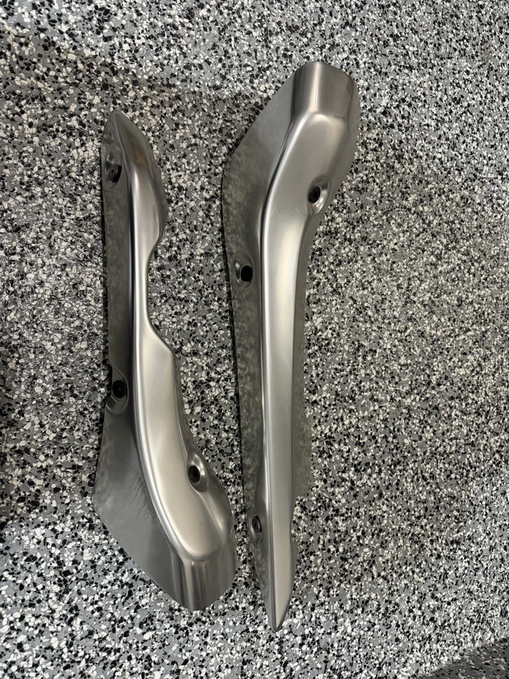 SUZUKI GSX1300R HAYABUSA Juego CUBIERTA SILENCIADOR IZQUIERDA Y DERECHA Foto 3 de 4