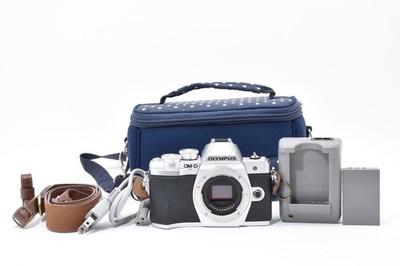 Ex Olympus E-M10 III Spiegellose Digitalkamera Body Shutter Count1444 Silber 320