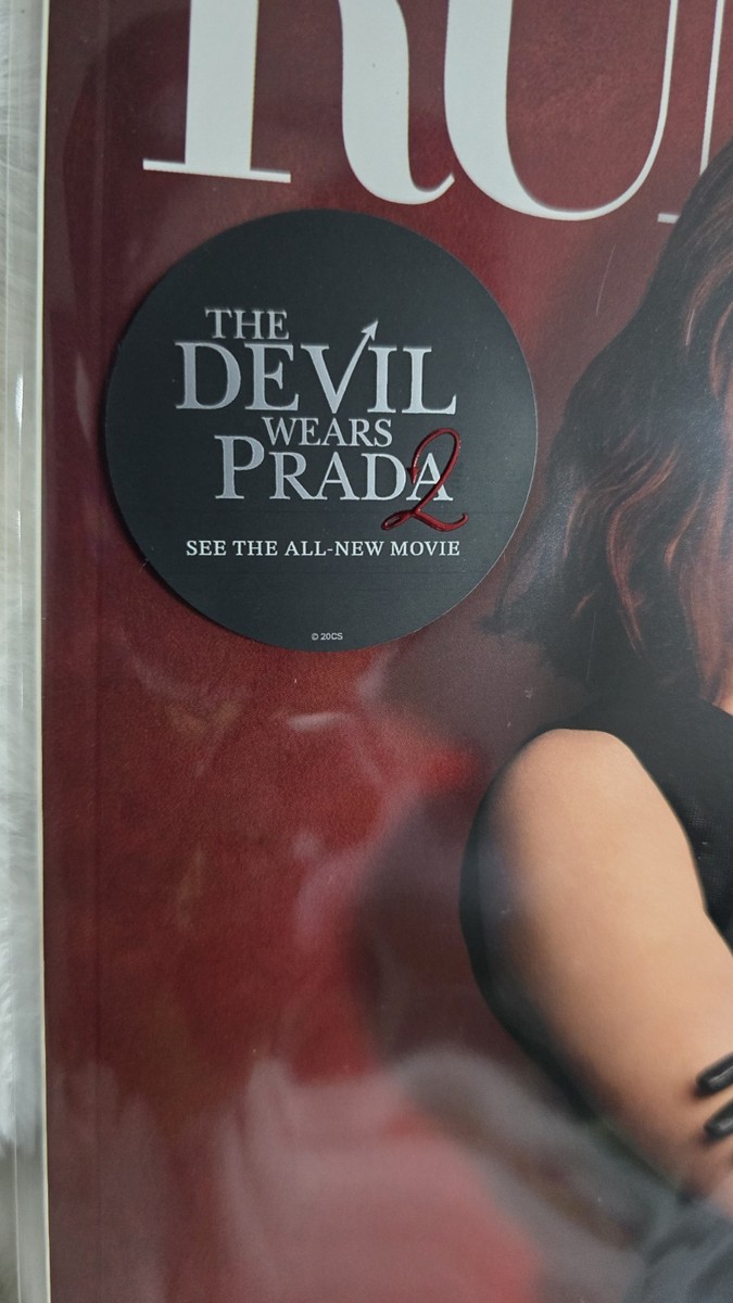 RARE Bundle!!! EXCLUSIVE Devil Wears Prada 2 Runway Magazine  display picture 2