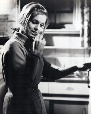 Carol Lynley in scene from 1965 Bunny Lake is Missing cult thriller 24x36 poster