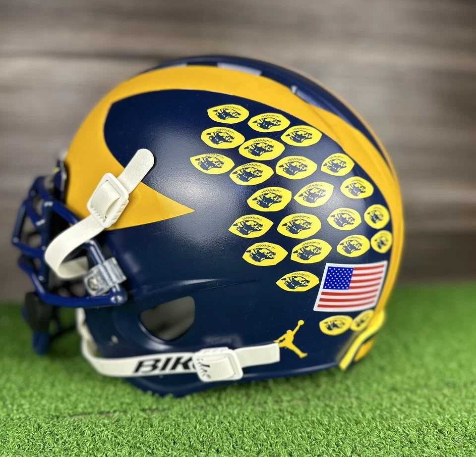 MICHIGAN WOLVERINES Schutt Full Size Adult Medium  Helmet Vintage - Image 4 of 4