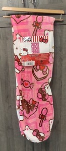 New Hello Kitty Chocolate Valentine 50 x 70 Plush Throw Blanket Tag & Hanger