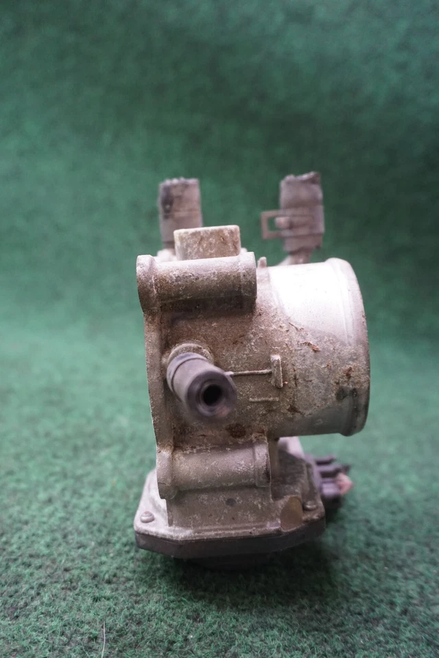 Hyundai Accent 2013 1,6 L carrocería del acelerador OEM 351002B300 105.344 millas Foto 4 de 4