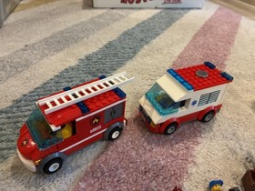 Lego City starter 60023 & 60116 Ambulance Plane (1 Minifig missing)