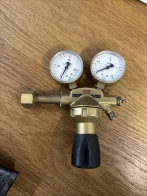 GCE Druckminderer Argon 200 bar   Schweißgas   2 Manometer   EN 13918