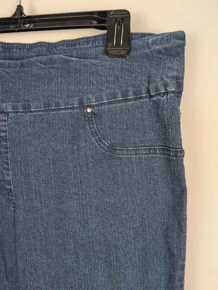 NWT RUBY RD Plus Sz 18W HighRise Dark Blue Denim Pull-On Stretch Cropped Jeans - Image 3 of 4