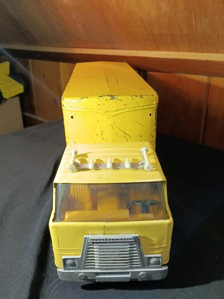 Vintage 21 1/4" Ertyl International Semi w/Structo Transport Trailer T16 - Image 3 of 4