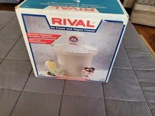Rival Ice Cream Yogurt Freezer Maker 4 Qt Quart Model Vintage in Box 8401