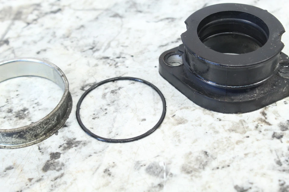 Polaris Indy 550 Voyager 2015 carrocería del acelerador adaptador admisión 3085670, 5416456 Foto 3 de 4