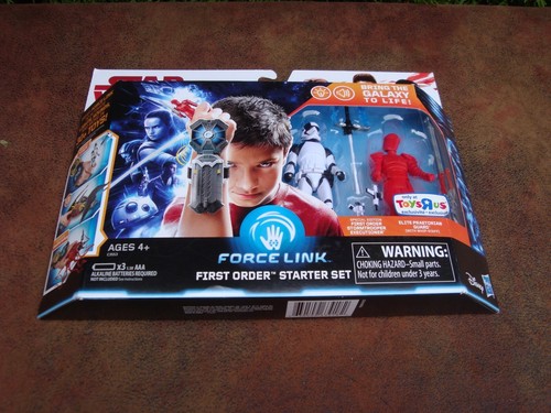 Toys R Us Disney Star Wars Force Link First Order Starter Set by Hasbro (2017) - Picture 4 of 14