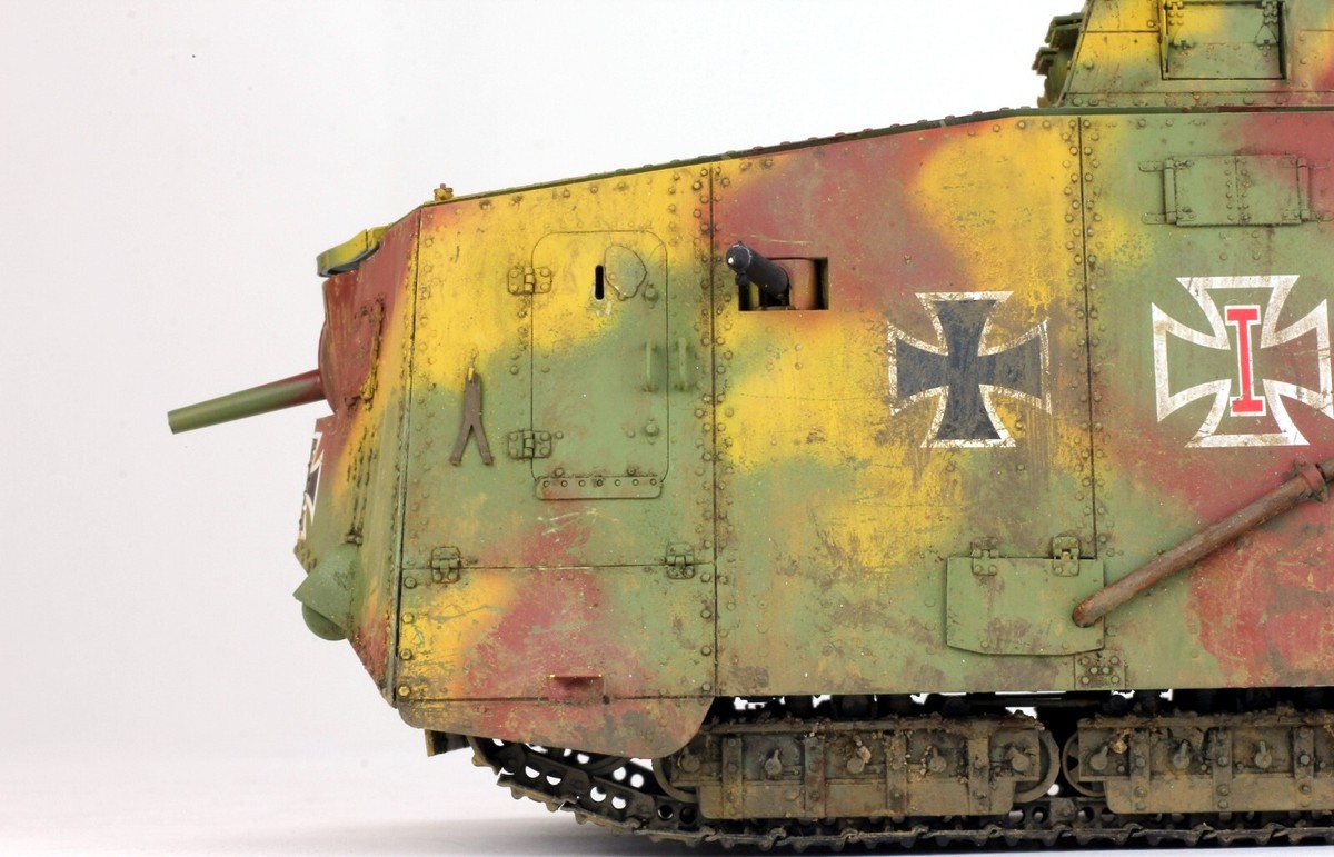 Pre-Order) German A7V KRUPP Tank (Full Interior) WWI 1:35 Pre-Order) German A7V KRUPP Tank (Full Interior) WWI 1:35