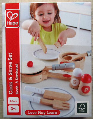 Hape  Koch- und Servierset aus Holz - Set 13 teilig -