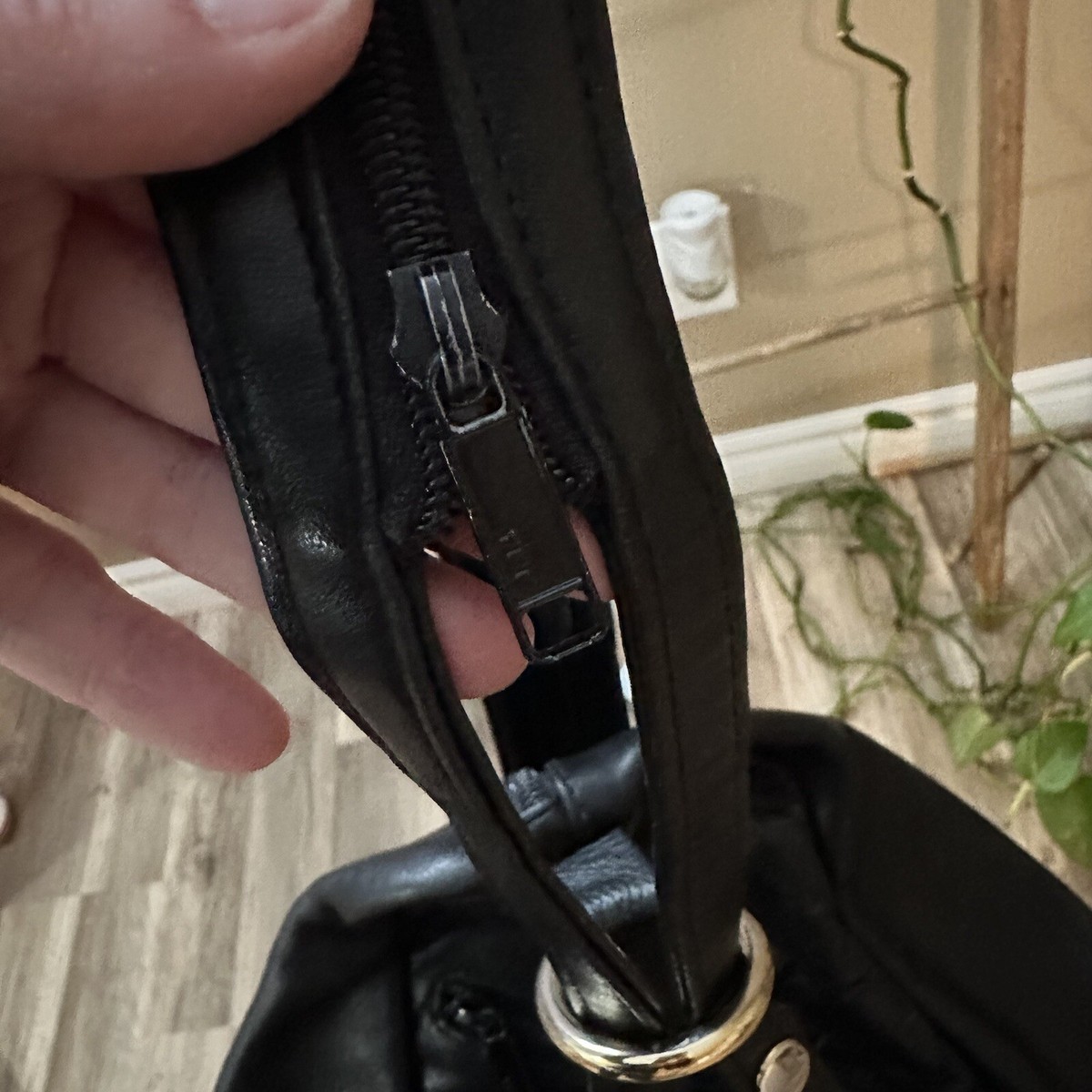 DELANE Canada black Leather backpack DELANE Canada Black Luxurious Leather Backpack Bag Purse  main image 3