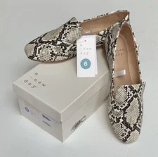 A New Day Faux Alligator Pattern Slip-on Flat Shoes~Women’s Size 6~NWT/NIB~CUTE!