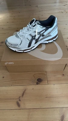 Asics Gel Kayano 12.1 - white/graphite grey - Gr. 43.5 - NEU - Bild 1 von 3