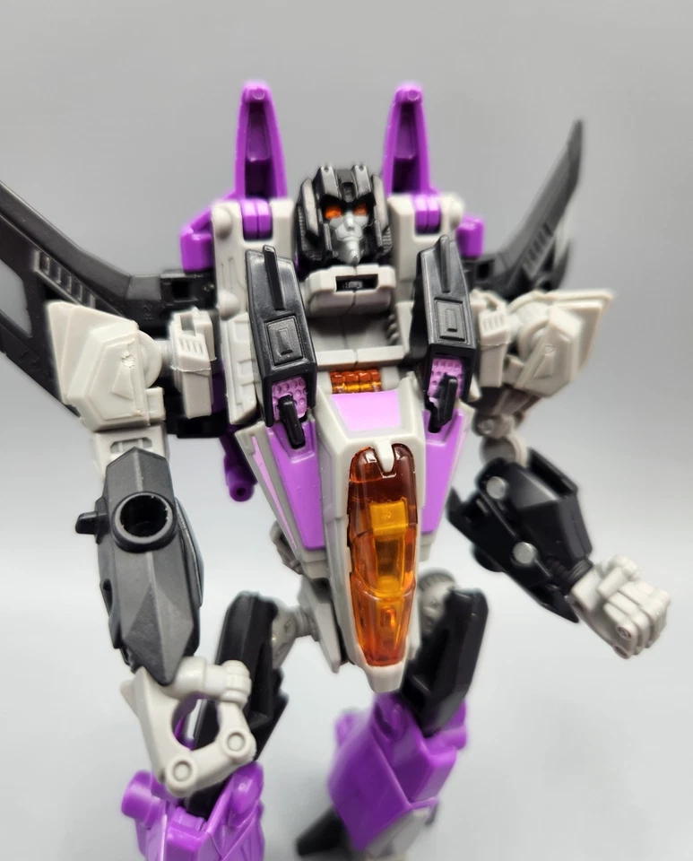 Transformers Generations War For Cybertron WFC Deluxe Class Skywarp 2012 - Imagem 2 de 4