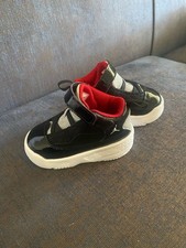 Jordan Max Aura 2 Toddler Black/University Red CN8096-006