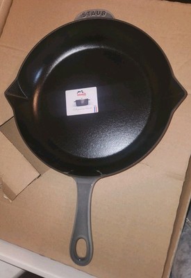 Staub Cast Iron Frying Pan 26cm Graphite Enamel Round Easy Clean *crack*