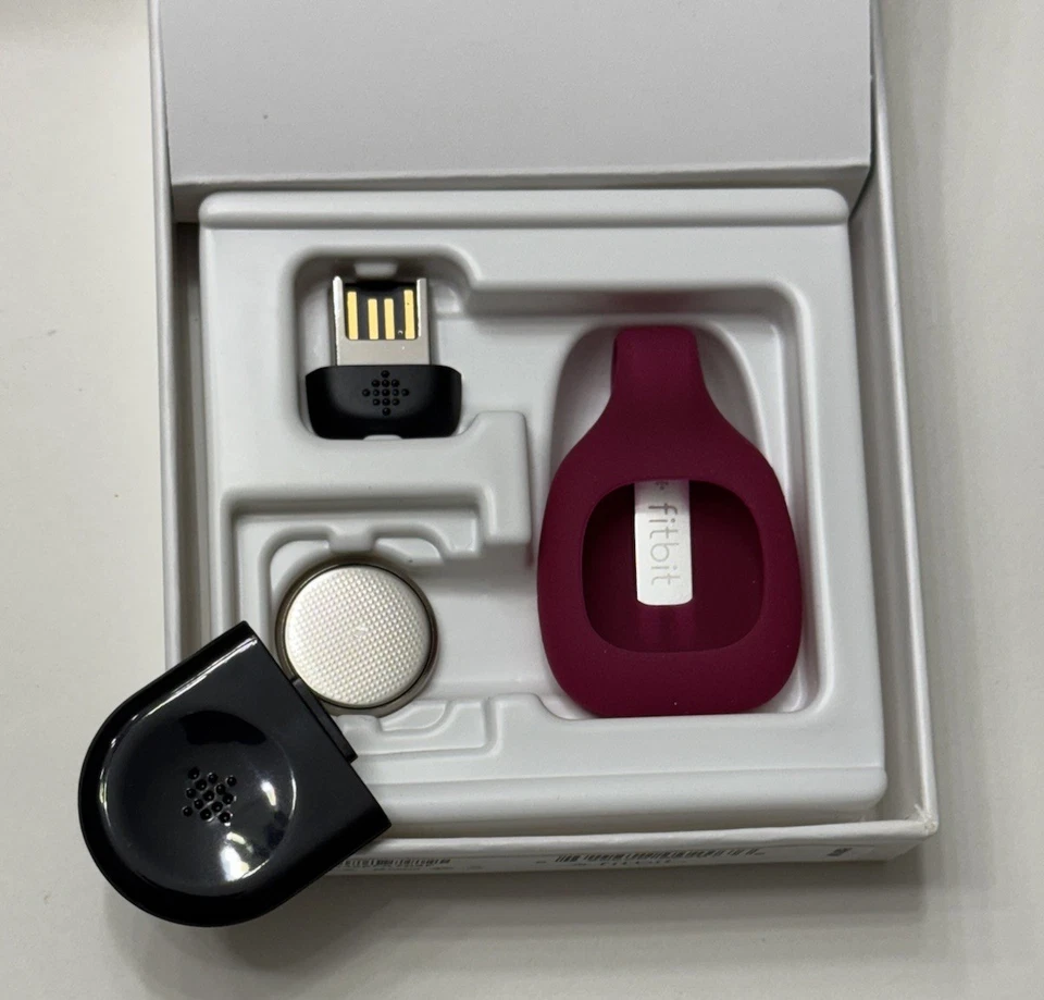 Rastreador de actividad física inalámbrico Fitbit ZIP - Magenta - Nueva caja abierta - FB301C Foto 4 de 4