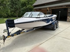 2001 Ski Nautique by Correct Craft