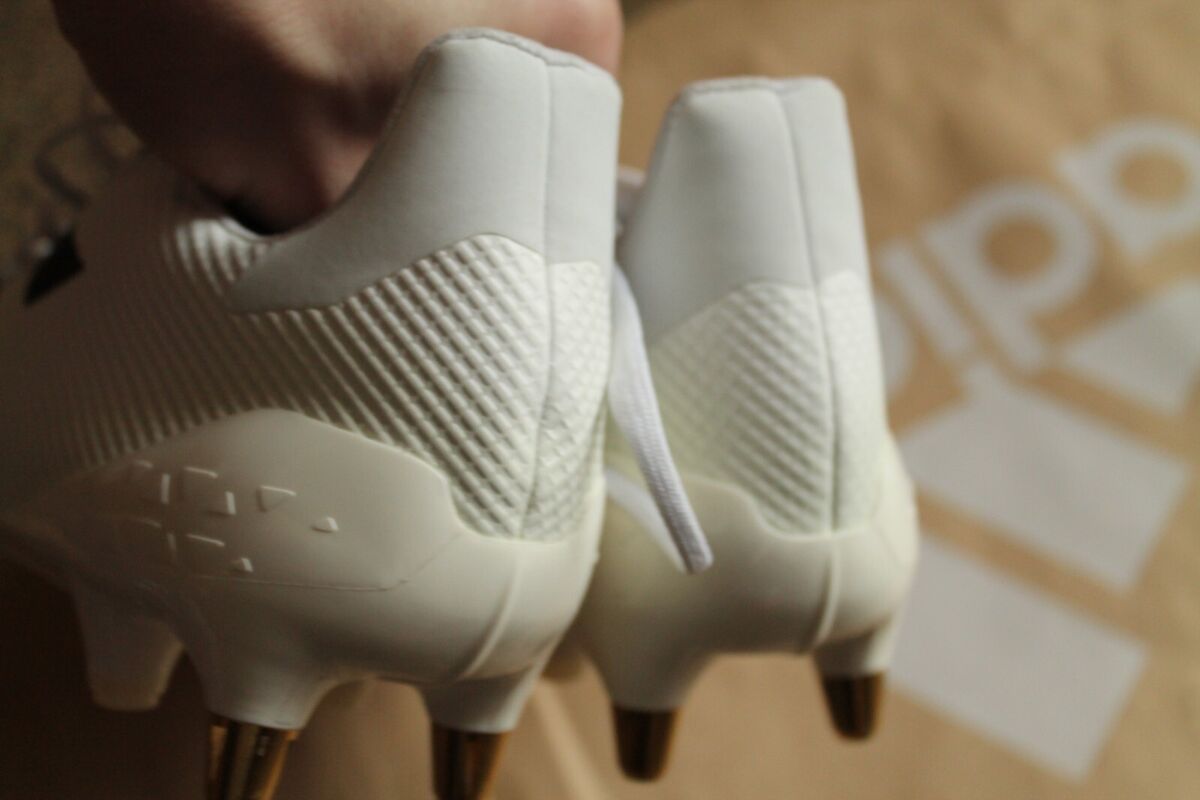 NEW ADIDAS ADIZERO RS7 SG TOKYO MENS RUGBY BOOTS SHOES SIZE NEW ADIDAS ADIZERO RS7 SG TOKYO MENS RUGBY BOOTS SHOES SIZE