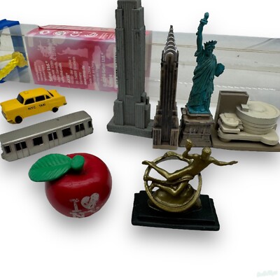 New York City Landmarks Icon Souvenirs Play Set Figures Toys Set/8 Safari Ltd