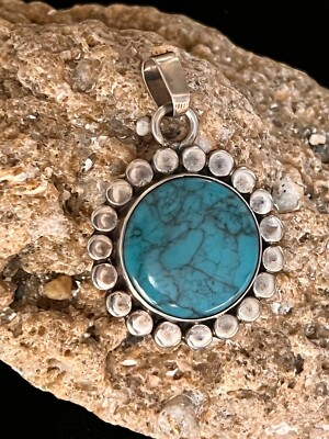 Vintage sterling silver and turquoise pendant made in Mexico 9g