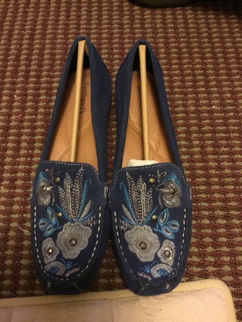 baretraps otella embroidered suede loafer