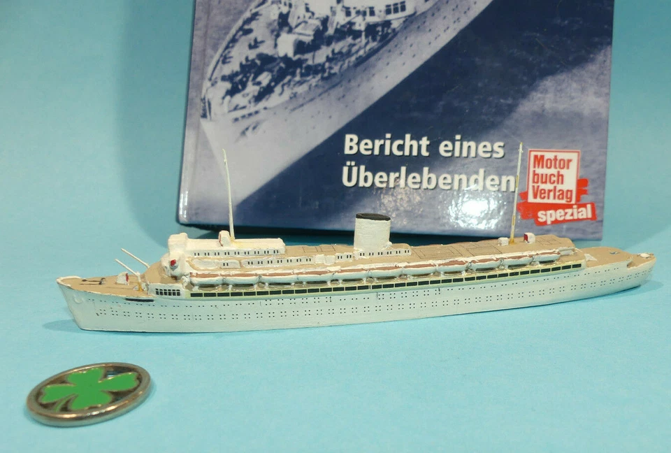 Modellschiff Metall 1:1250 Wiking Modell "Gustloff" mit Buch Die Gustloff Katas. - Bild 2 von 4