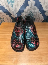 KLOGS Floral Anti-slip shoes, size 8
