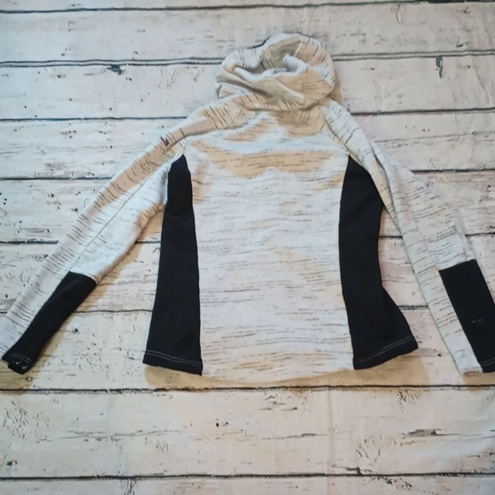 VETEMENTS Felpa con cappuccio e zip in maglia nera bianca Avalanche M