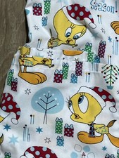 Looney Tunes Christmas Scrub Top Tweety Bird XS Santa Hat Pockets