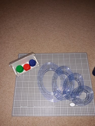 Creative Memories Cutting Tools -Templates - Blades - Mat - Circle Maker - Picture 2 of 3