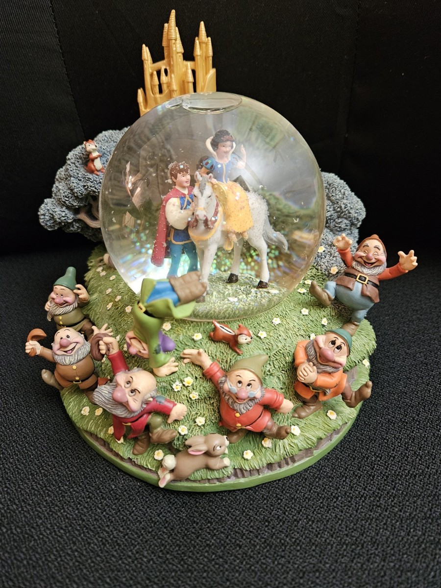 Disney Snow White And 7 Dwarves Happy Ever After Musical Snowglobe