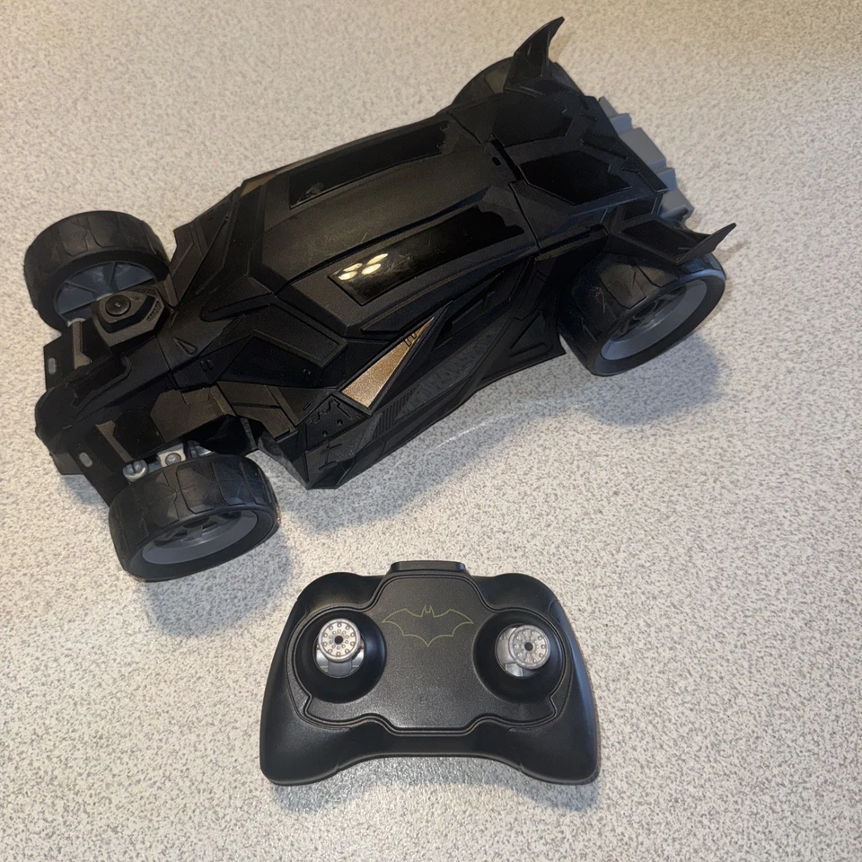 DC Comics 6065425 Batman Batmobile Remote Control Car - Image 2 of 4