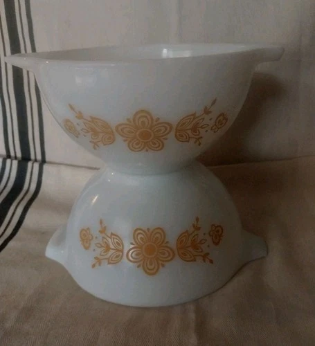 2 Vintage Pyrex Butterfly Gold 1.5 Pint Cinderella Mixing Bowl #441