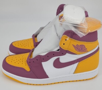 Size 9M: Nike Air Jordan 1 Retro High OG  display picture 1