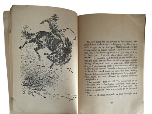 Midnight Champion Bucking Horse 1965 Sam Savitt Scholastic Book Paperback VTG - Picture 3 of 3