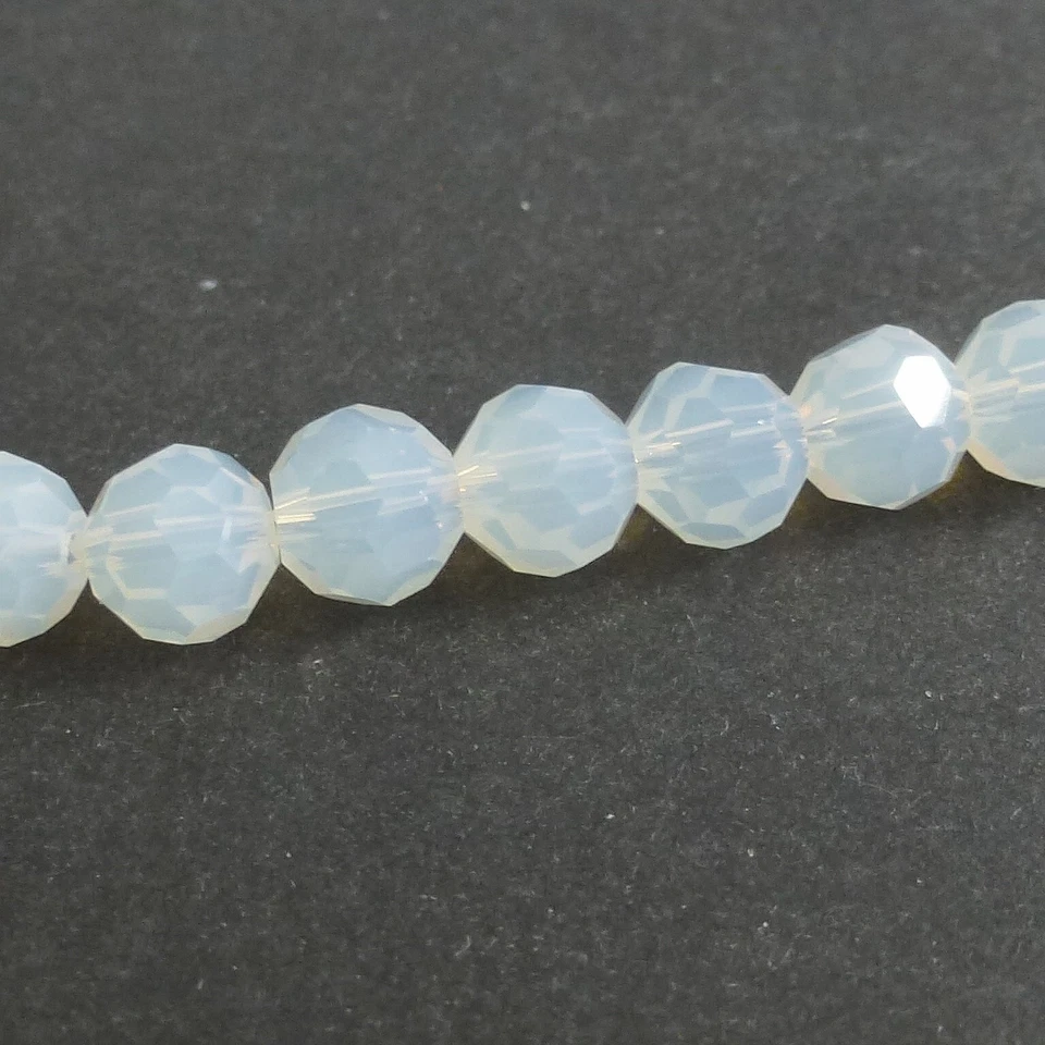 Glasperlen facettiert geschliffen 7 mm milchig opal 67 Perlen nenad-design R070 - Bild 4 von 4