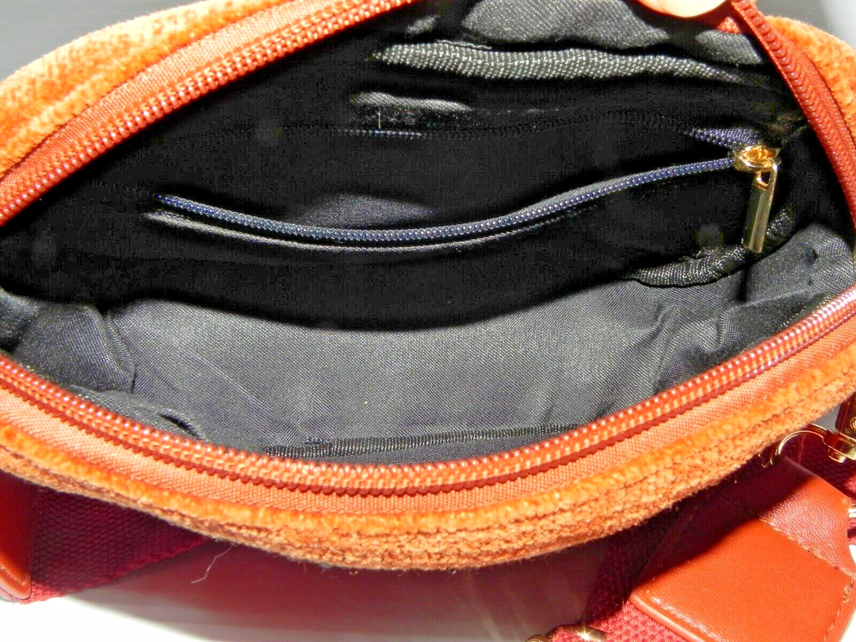 PrettyLittleThing Burgundy Corduroy Mini Crossbody Bag View 2