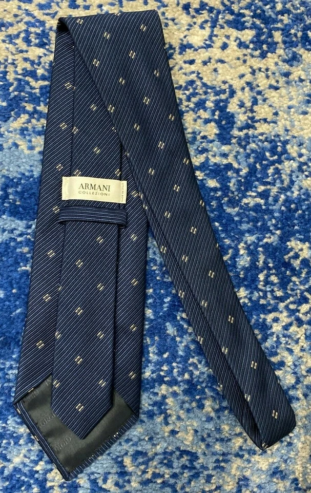 Corbata Armani Collezioni Azul Marino Beige Sesgado Rayas Geométrica 100% Seda Italia Foto 3 de 4