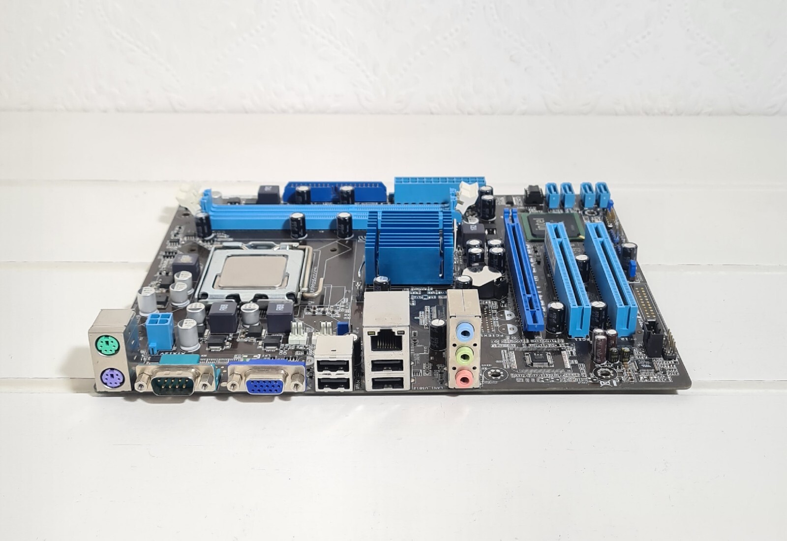 ASUS P5G41TM LX2/GB Motherboard + CPU E5800 3.2ghz + I/O Plate. LGA
