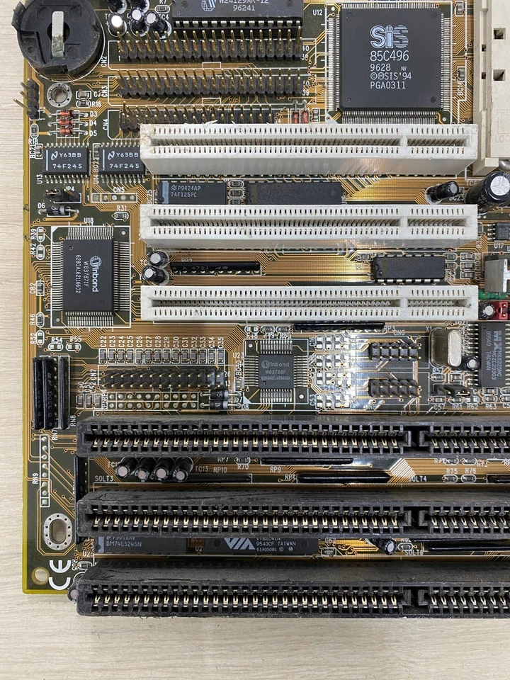 Vintage Lucky Star LS-486E Socket 3 486 motherboard - Image 2 of 4