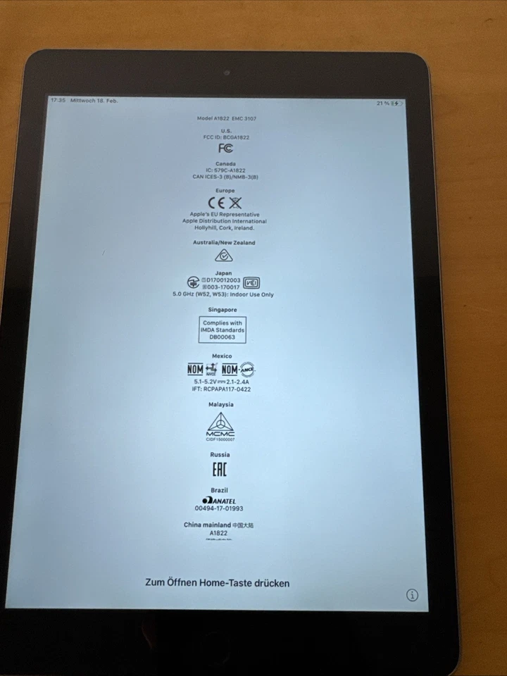 Apple iPad (5th generation) · 32GB · Wi-Fi, Foto 1 von 3