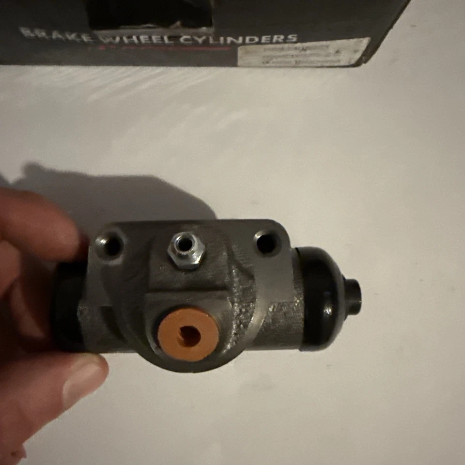 Cilindro de rueda trasera 68KJRP88 para Pontiac Firebird 1993 1994 1995 1996 1997 Foto 3 de 4