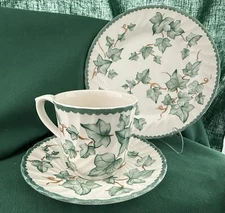 International Tableworks Made in England Country Vine Cup, Saucer& Dessert Plate