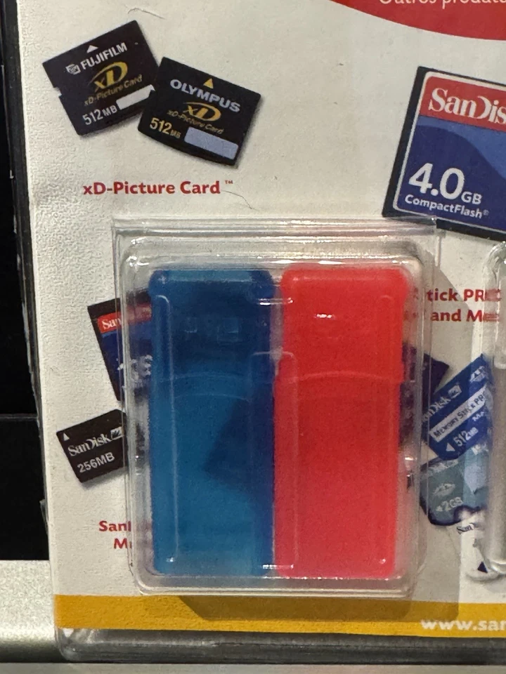 SanDisk Memory Stick with 2 Case Covers - Image 3 of 4