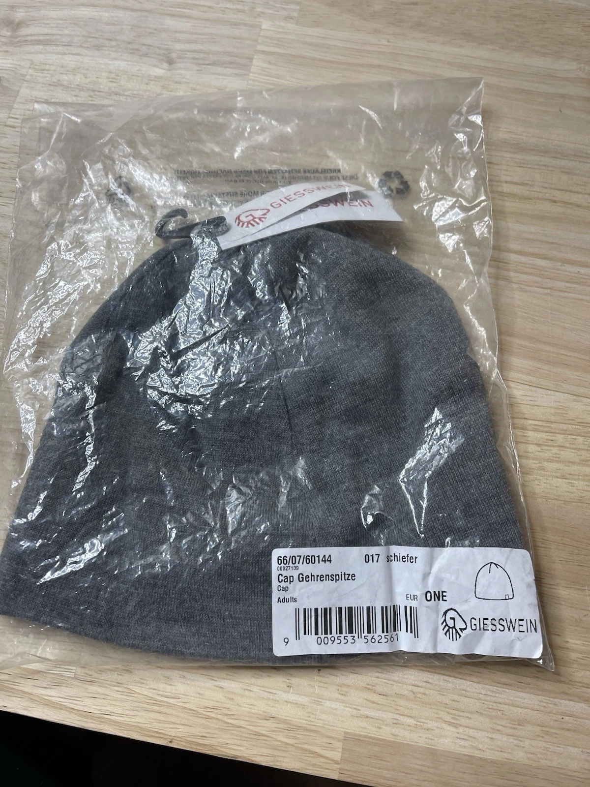 GEHRENSPITZE Temperature-regulating and breathable merino fabric Beanie