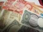 Mostly Uncirculated foreign banknote lot — photo 4